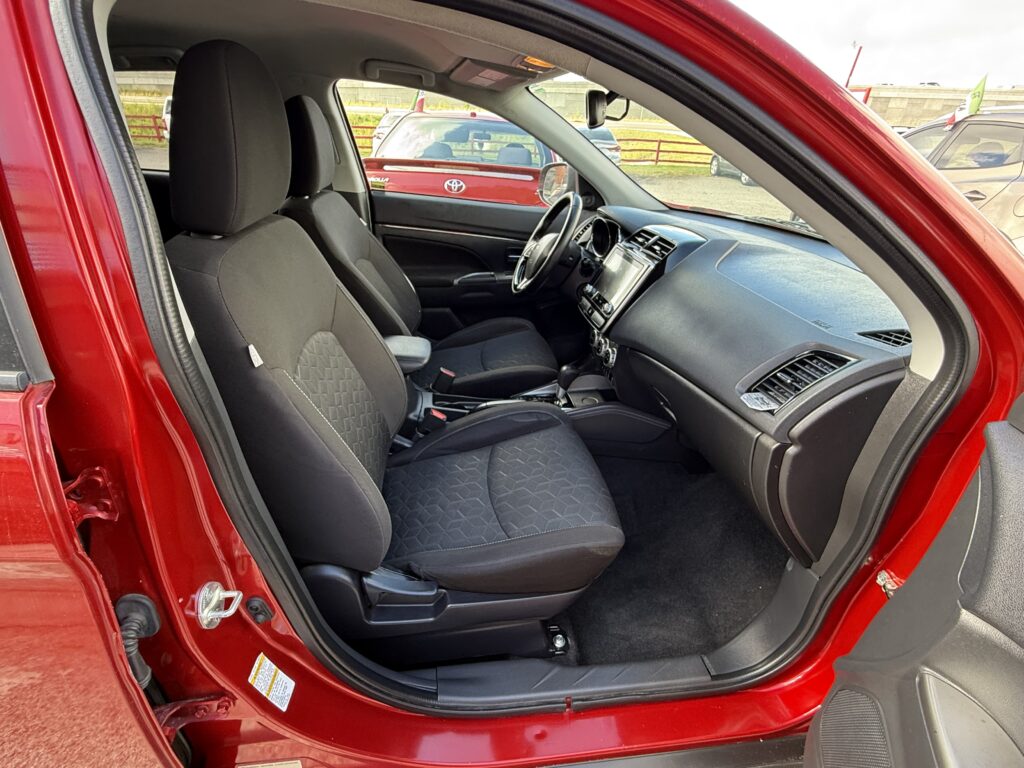 0 MITSUBISHI OUTLANDER SPORT LE;