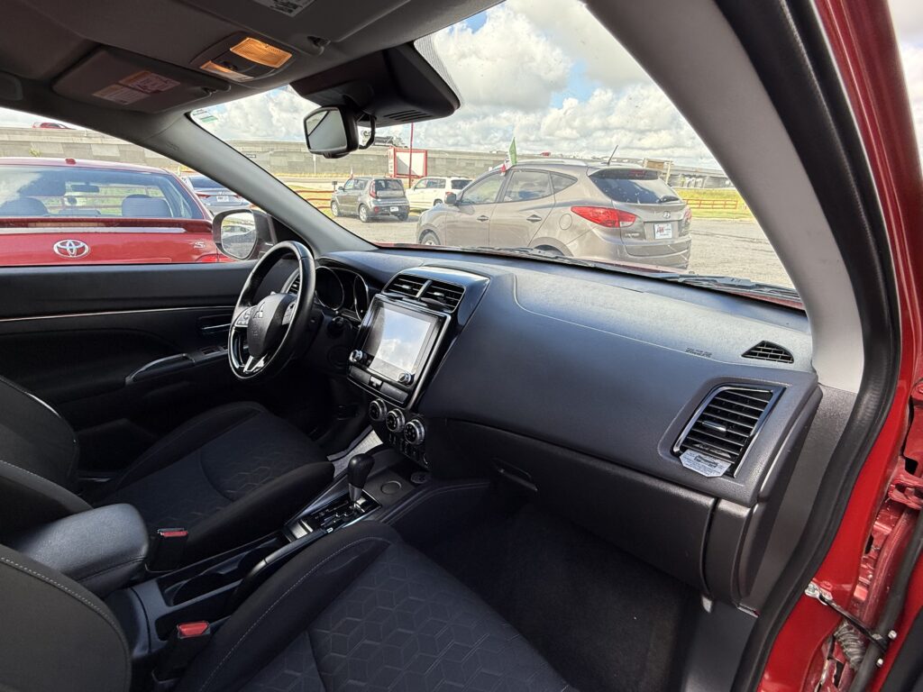 0 MITSUBISHI OUTLANDER SPORT LE;