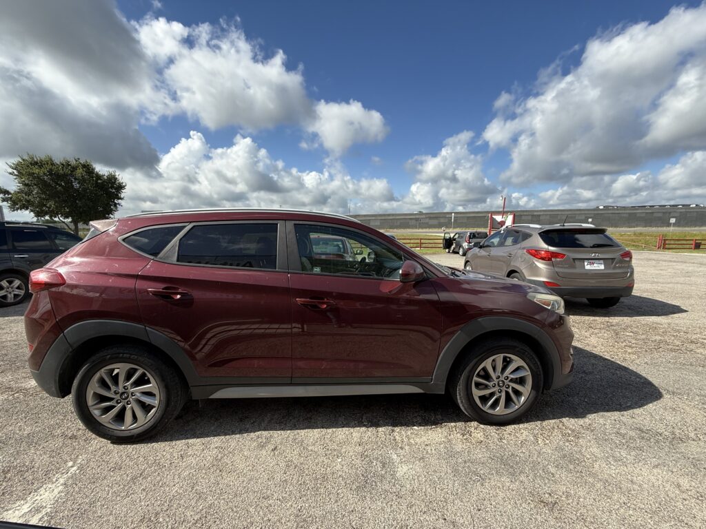 2018 HYUNDAI TUCSON BASE; SPORT;