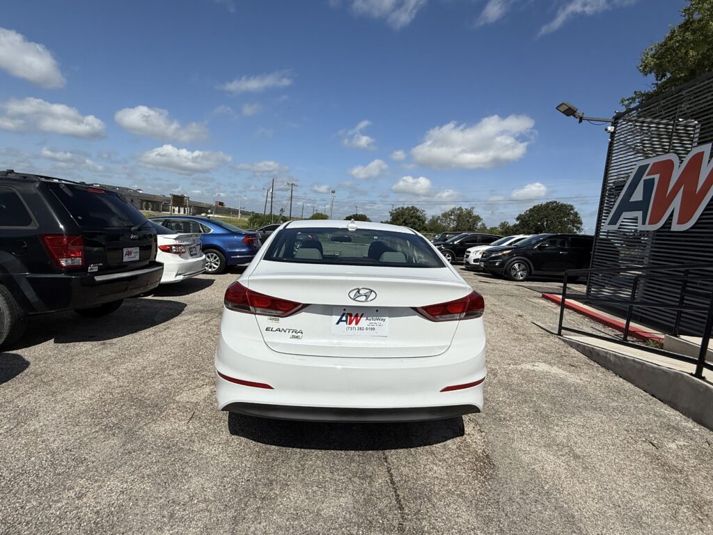 2017 HYUNDAI ELANTRA LIMITED; SE