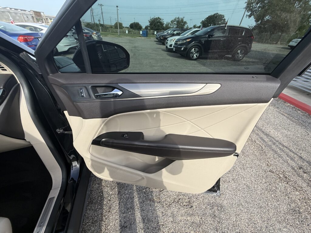 2017 LINCOLN MKC PREMIER