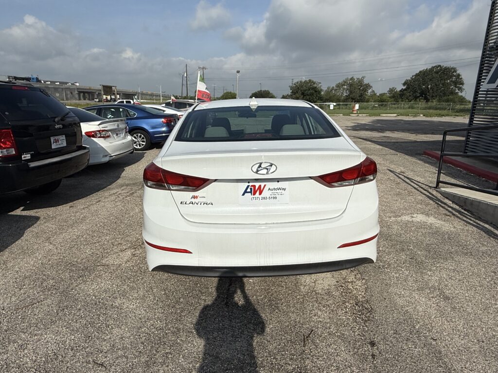 2017 HYUNDAI ELANTRA LIMITED; SE