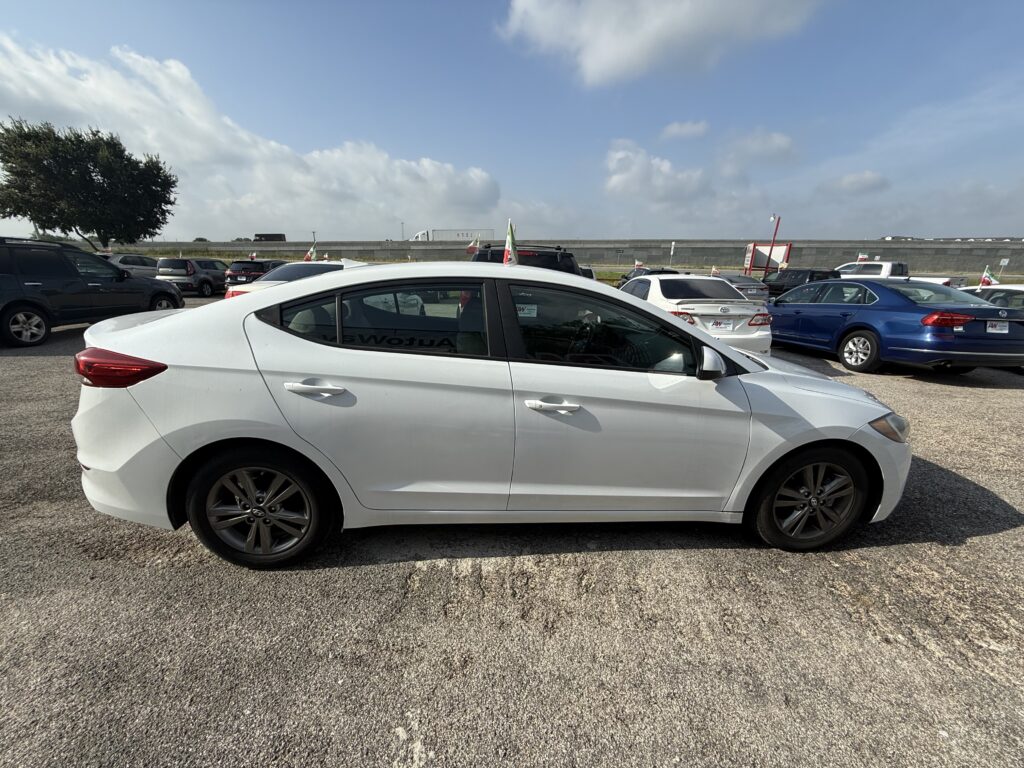 2017 HYUNDAI ELANTRA LIMITED; SE