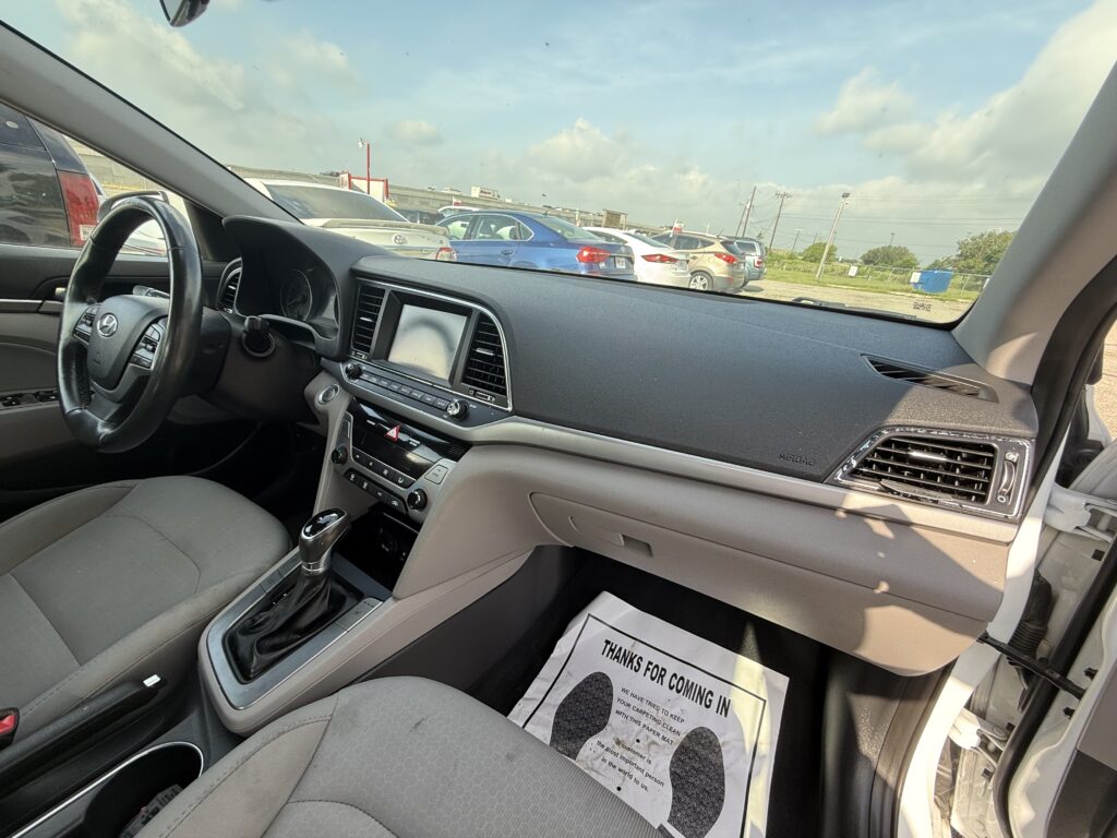 2017 HYUNDAI ELANTRA LIMITED; SE