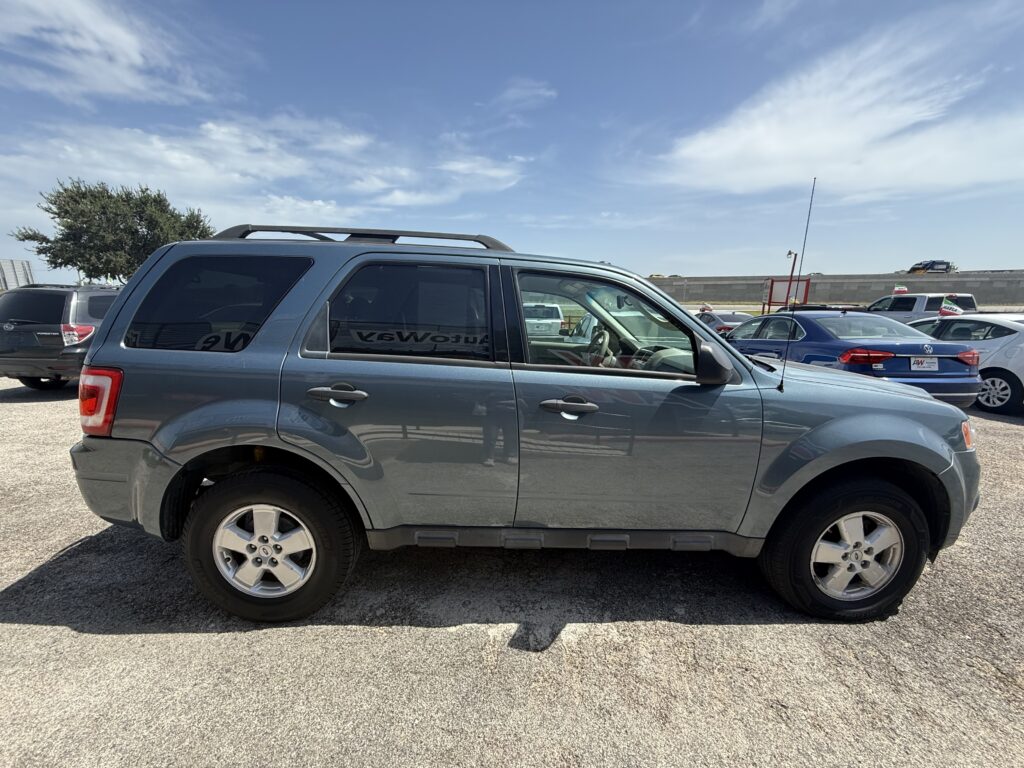 2010 FORD ESCAPE