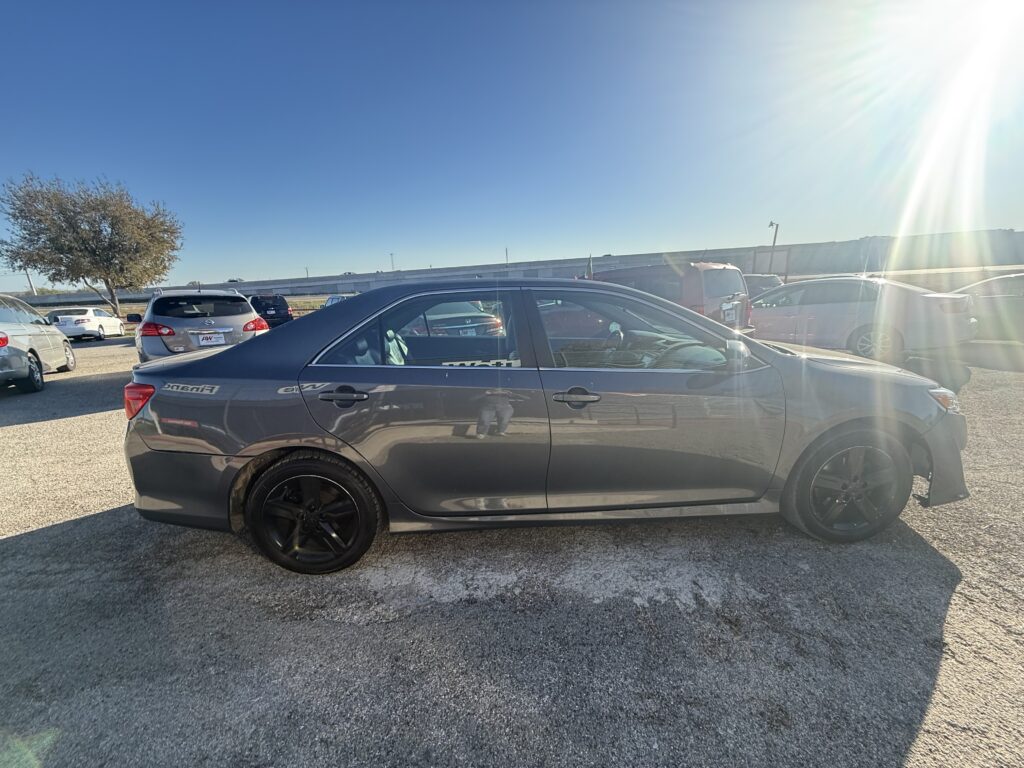 2012 TOYOTA CAMRY SE